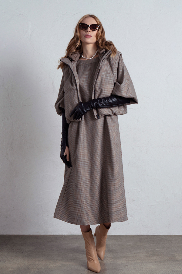 FALL/WINTER 2025-26 Model 3057Wpw-beige-houndstooth